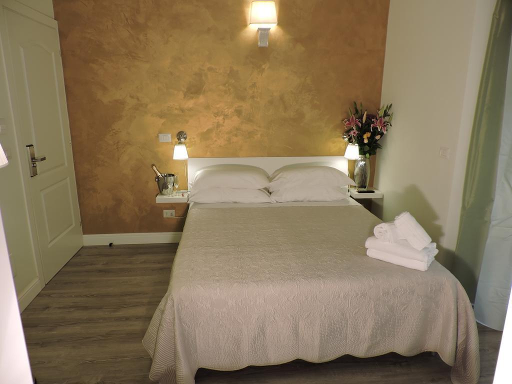 Anfiteatro Suite Roma Exterior foto